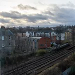 Modern 2Br City Centre Apt With Arthur\'S Seat View