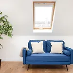 Joivy Chic 2-Br Flats Near Edinburgh Castle