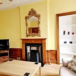 Gardner\'S Crescent City Apartment