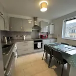 Central Edinburgh 2-Bed Retreat