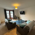 Central Edinburgh 2-Bed Retreat