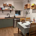 Maria- Bright And Modern City Center Apartment .