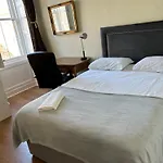 Apartment Newington Area