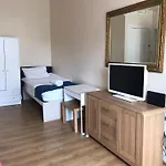 Apartment Newington Area