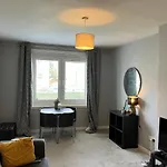 1 Bed Flat Near Murrayfield