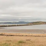 1 Bedroom Beachside Apartment Edinburgh Pass The Keys