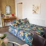 1 Bedrooms Flat In Central Edinburgh Haymarket, Heart Of Edinburgh Flat Sleeps 4 ,