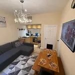 One Bedroom Flat In Central Edinburgh Old Town , Heart Of Edinburgh Flat Sleeps 6