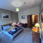 Spacious And Central City Apartment