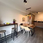 Apartment 2 Bath Free Parking
