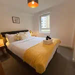 Apartment 2 Bath Free Parking