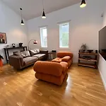 2 Bed 2 Bath With Private Parking