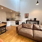2 Bed 2 Bath With Private Parking