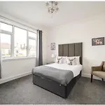 Christiemiller Avenue Holiday Home