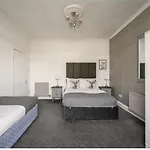 Christiemiller Avenue Holiday Home