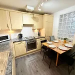 Pilrig Heights Apartment - Fast Wifi And Parking Available
