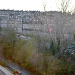 Stockbridge Riverside Apartment