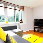 Stockbridge Riverside Apartment