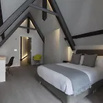 Iconic Dean Village Apartment