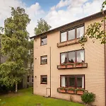 Gilmour\'S Entry Apartment