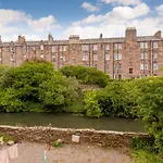 The Watson Crescent Residence