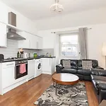 Old Town Edinburgh Apartment Close To Castle And Royal Mile