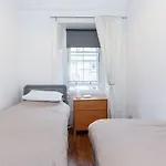 Old Town Edinburgh Apartment Close To Castle And Royal Mile