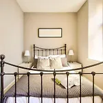 Joivy Amazing Location - Charming Apartment By The Edinburgh Castle!