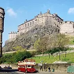 Joivy Unique Old Town Stay Under Edinburgh Castle