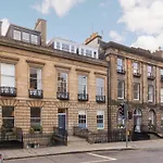 Joivy Luxurious 2Br Home Near Haymarket Station