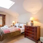 Altido Spacious 3Br Mews House Behind Calton Hill