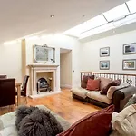 Altido Spacious 3Br Mews House Behind Calton Hill