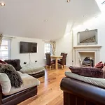 Altido Spacious 3Br Mews House Behind Calton Hill
