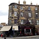 Joivy Bright Flat With Workspace In New Town