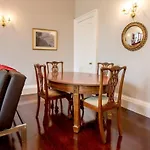 Joivy Spacious Apt In New Town Prime Location