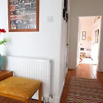 Joivy Bright Flat With Workspace In New Town