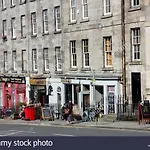 Joivy Bright Flat With Workspace In New Town