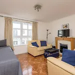 Joivy Old Town Apartment With Parking Close To Royal Mile