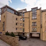 Joivy Old Town Apartment With Parking Close To Royal Mile