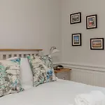Altido Elegant Georgian 2-Bedrm Apt In Heart Of Old Town