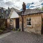 Trinity Lodge, House With The Private Garden In Edinburgh