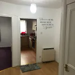 Modern 2 Bedroom Apartement