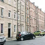 Beautiful City Centre Apartment - Holyrood Park