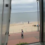 Edinburgh Beach View Apartment