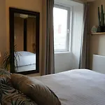 Comfortable Central West End Suite