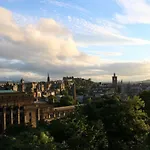 Edinburgh Fortyfour Apartment