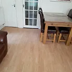 A Double Room In Vibrant Leith- Female Guest Only