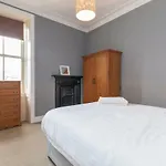The Edinburgh City - Top Floor 2 Bedroom Apartment
