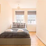 Sunny & Spacious Royal Mile Apt Dating From 1677