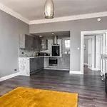 Spacious Newly Refurbished Central Apt
